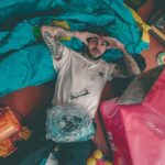 Ismael Prego Instagram - Bueno, pues ya es una realidad. Hoy, día 11 del 11, tenemos el primer tobogán hinchable del PARQUE ACUÁTICO. A la gente de @aliexpresses se le ha ido la cabeza y por el 11.11 me han mandado este bicho que hinchado mide casi 3 metros de alto y 6 de largo. Ahora empieza lo dificil de verdad, buscar localizaciones y pedir permisos (Ah! Y alguien que sepa chino para que me lea las instrucciones porque no entiendo absolutamente NADA) para poder montarlo en diciembre. A pasar frio, eso sí, con gusto. Y ya si eso hacia verano vamos viendo de conseguir más cosas para montar uno todavía más tocho. Recordad que podéis usar el código ONCEONCE1111 para obtener 5€ de dto. por compra mínima de 10€ para los nuevos usuarios. Tenéis hasta el 13 a las 9am para aprovechar hasta 80% de descuentazos en miles de productos y envío gratis en su app y web! #AliExpress1111 #Publi