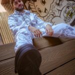 Ismael Prego Instagram - Ya tengo outfit para pegarme unos llantos cada vez que pierda una ranked SoloQ 😔✌️ Ya disponible la nueva colección de @BERSHKA x @leagueoflegends #publi