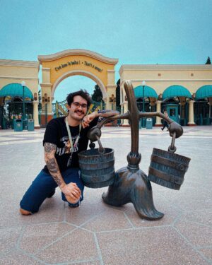Ismael Prego Instagram - De cuando fui a Disney hace unas semanas. A ver si reconocéis de qué película es cada elemento de las fotos. 

Gracias @disneylandparis @disneyspain por la invitación. #disneyhotels