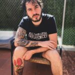 Ismael Prego Instagram - Menos mal que estos demonios me hacen compañía.
