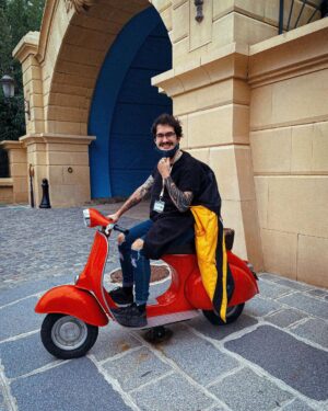 Ismael Prego Instagram - De cuando fui a Disney hace unas semanas. A ver si reconocéis de qué película es cada elemento de las fotos. 

Gracias @disneylandparis @disneyspain por la invitación. #disneyhotels