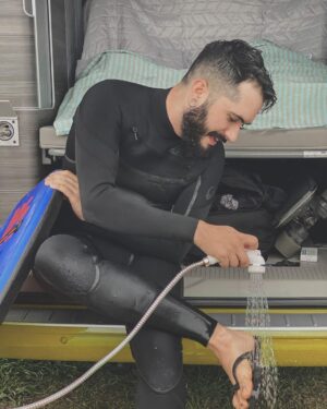 Ismael Prego Instagram - El otro día me escapé a pillar unas olitas 😈

Pd: Tenéis nuevo vídeo en el canal principal