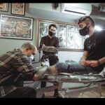 Ismael Prego Instagram - No entiendo nada. He diseñado un kebab y un suscriptor se lo ha tatuado. Gracias @u__v__e y @blackship.bcn por formar parte de esta obra de arte.