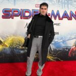 Ismael Prego Instagram - Muchachito de Montealto termina en la premiere mundial de #SpidermanNoWayhome en Los Angeles debido a casualidades del destino. Amo mi vida, gracias por la experiencia @sonypicturesspain. Menuda barbaridad, de verdad. Hacia tiempo que no sentía tantas cosas en una sala de cine. Concretamente desde Infinity War. Y hablando de Infinity War, hemos intentado recrear la foto que nos hicimos en su premiere.