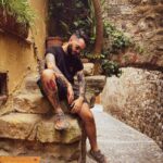 Ismael Prego Instagram - Me puse triste porque se me acaban las vacaciones pero luego recordé que soy youtuber.