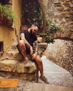 Ismael Prego Instagram - Me puse triste porque se me acaban las vacaciones pero luego recordé que soy youtuber.