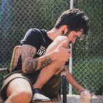Ismael Prego Instagram - Menos mal que estos demonios me hacen compañía.