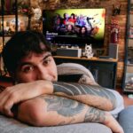 Ismael Prego Instagram – Entre tanto organizar proyectos he tenido una semana de locos así que ayer al terminar stream decidí desconectar de redes, tumbarme en el sofá con mis bichos y una mantita para tirarme toda la noche viendo Doom Patrol y mucho más en @hbomaxes, donde encontrarás #TodoLoQueAmas #HelloHBOMAX #Publi