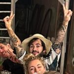 Ismael Prego Instagram – En 2019, durante el primer cumpleaños que tuve tras salir del pozo, se me ocurrió ponerme una alarma con un mensaje para que mis “yos” del futuro se despertaran con las prioridades claras y no volviesen a caerse dentro del agujero. 

Han pasado ya 4 años. 4 años despertándome con el mismo mensaje. Y a veces se me olvida, pero joder, tiene que ser mi puto dogma. 
Este finde, celebrando los 30, me habéis demostrado una vez más que el mayor tesoro son los amigos que hacemos por el camino. 

Cómo os quiero a todos y qué falta me hacéis. A los que estáis y a los que estaréis. 
Gracias por este fin de semana, piratas 🏴‍☠️ 🖤