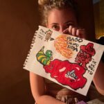 Ismael Prego Instagram – Cortarme las melenas, una colonoscopia y una cirugía ocular, conciertos, la velada, ponerle gafas a blacky cuando yo me las quito, unas elecciones, descubrir que soy un Ken y tengo una Mojo Dojo Casa House, Commander Masters, inventar al mago calipofresa con mi persona favorita, la MagicCon y valorar cada día más a toda la gente que me rodea.

Julio ha sido intenso, eh.