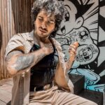 Ismael Prego Instagram – Amigos, hay que cuidarse la piel, y más si la tenéis entintada como yo. 
Por mucho que tengáis los tatus ya curados, es de vital importancia hidratarte bien la piel. Es más, soy de los que cura los tatuajes dejándolos secar y lavándolos frecuentemente para evitar infecciones.
Pero cuando llega el calor y el sol, además de utilizar una buena protección solar, hidrato mi piel con la #NiveaCreme de toda la vida para retrasar su envejecimiento, decoloración y el dilatado de las líneas, ya que su fórmula nutre e hidrata la piel de forma duradera 🔥

@nivea_es #SIEMPRECONTIGO #ONECREMECANDOITALL #NIVEACREME #AD
