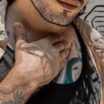 Ismael Prego Instagram – Amigos, hay que cuidarse la piel, y más si la tenéis entintada como yo. 
Por mucho que tengáis los tatus ya curados, es de vital importancia hidratarte bien la piel. Es más, soy de los que cura los tatuajes dejándolos secar y lavándolos frecuentemente para evitar infecciones.
Pero cuando llega el calor y el sol, además de utilizar una buena protección solar, hidrato mi piel con la #NiveaCreme de toda la vida para retrasar su envejecimiento, decoloración y el dilatado de las líneas, ya que su fórmula nutre e hidrata la piel de forma duradera 🔥

@nivea_es #SIEMPRECONTIGO #ONECREMECANDOITALL #NIVEACREME #AD