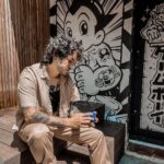 Ismael Prego Instagram – Amigos, hay que cuidarse la piel, y más si la tenéis entintada como yo. 
Por mucho que tengáis los tatus ya curados, es de vital importancia hidratarte bien la piel. Es más, soy de los que cura los tatuajes dejándolos secar y lavándolos frecuentemente para evitar infecciones.
Pero cuando llega el calor y el sol, además de utilizar una buena protección solar, hidrato mi piel con la #NiveaCreme de toda la vida para retrasar su envejecimiento, decoloración y el dilatado de las líneas, ya que su fórmula nutre e hidrata la piel de forma duradera 🔥

@nivea_es #SIEMPRECONTIGO #ONECREMECANDOITALL #NIVEACREME #AD