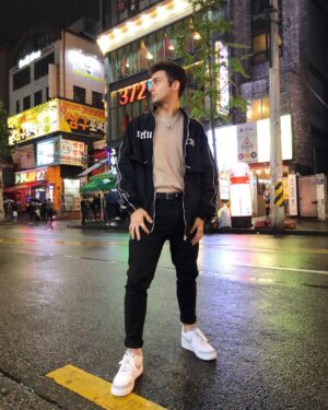 Issa Twaimz Instagram - hi i was sad and bored so i flew to korea