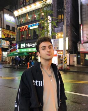 Issa Twaimz Instagram - hi i was sad and bored so i flew to korea