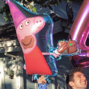 Issa Twaimz Instagram - just hit 4 million subscribers and my dad came home with balloons and all he said was “the pig reminded me of you”
