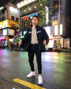 Issa Twaimz Instagram - hi i was sad and bored so i flew to korea