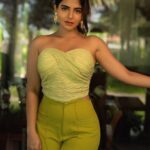 Iswarya Menon Instagram - 💋💚 . 📸 @irst_photography Mua @noormakeup_mehndi @vgpgoldenbeachresort