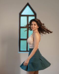 Iswarya Menon Instagram - Felt like a doll 🧸 so had to post 😋🫶🏼 . 📸 @irst_photography @noormakeup_mehndi @vgpgoldenbeachresort