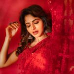 Iswarya Menon Instagram – Hey you, I love you 💋
Happy Valentine’s Day 😍
.
📸 @storiesbypreetham 
Mua @sharanyas_makeupartistry 
Hair @akila_hairstylist 
.
#valentines 🫶🏼