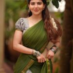 Iswarya Menon Instagram - This village belle wishes you all a happy Pongal & Makara Sankranthi 🍃🥰💚 Wishing you all a year as sweet as sugarcane 😘 . 📸 @camerasenthil @ivalinmabia @jeevithamakeupartistry