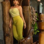Iswarya Menon Instagram - 💋💚 . 📸 @irst_photography Mua @noormakeup_mehndi @vgpgoldenbeachresort