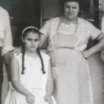 Itziar Ituño Instagram - Ama, amamak, isekoak, ahizta-lagunak, lehengusinak eskerrik asko! Zeuek zarielako eta izan zintzielako naz nazen andra. Zeuek eiten dozuelako eta ein zenduelako nabil ekiten. Soka luzea gara oso, DNA mitokondriala bezain luzea eta eskutik helduta goaz aurrera mendeetan zehar borroka luze honetan alkarregaz, alkar babestuz, lagunduz, maitatuz. Ze harro nauen zuen klan honetako bat izateaz💜🙌💫 GORA BORROKA FEMINISTA!!!💜 @ingot_rock Madres, abuelas, tías, hermanas-amigas, primas, gracias! Porque sois y fuísteis soy la mujer que soy. Porque haceis e hicísteis ando haciendo. Somos una soga larga, tan larga como la del ADN mitocondrial y vamos adelante cogidas de la mano a traves los siglos juntas en ésta larga lucha, cuidandonos, protegiendonos, queriendonos. Que orgullosa de ser una más de éste clan vuestro!💜🙌💫 ARRIBA LA LUCHA FEMINISTA!!