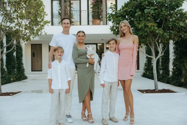 Ivanka Trump Instagram - Celebrated my birthday this weekend surrounded by friends and family. Here's to another year of great memories with my favorite people! ✨🎂✨ Miami, Florida