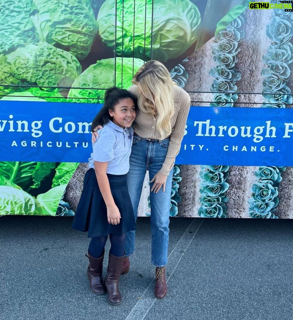 Ivanka Trump Instagram - Met this sweet girl today ♥️ Join me in supporting families this holiday season through @riperevival #givingtuesday ⬇️🫑🥕🌽 https://www.riperevivalmarket.com/pages/nonprofit Littleton, North Carolina
