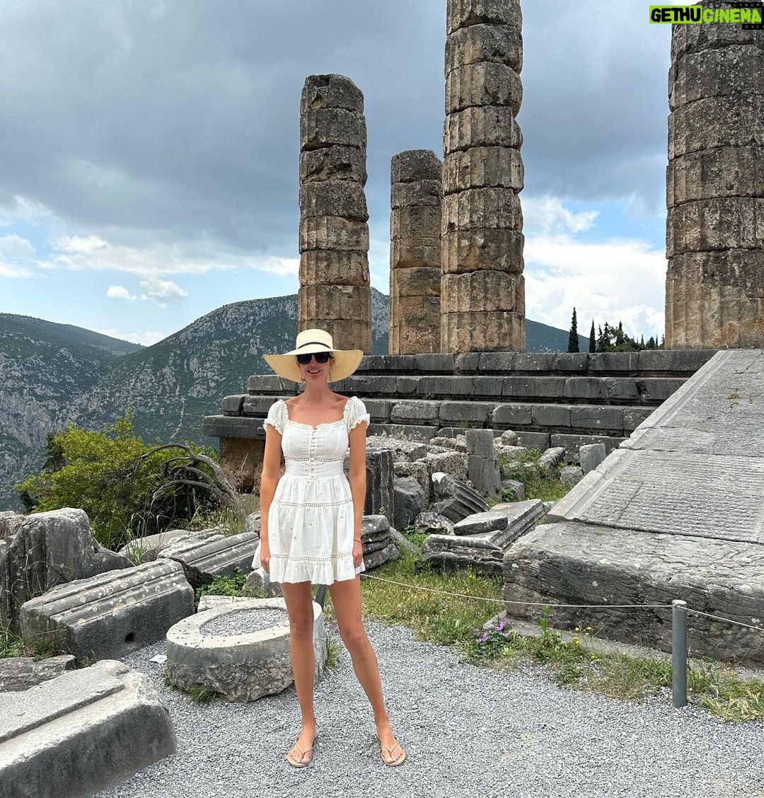 Ivanka Trump Instagram - During the pandemic I reread "The Odyssey" and fell in love Homer's epic poem once again β¨β¨ (I loved Robert Fitzgerald's translation) Walking in the footsteps of Odysseus these past few days has been an extraordinary experience ~ ancient ruins and mythical landscapes came alive before my eyes as I explored this breathtaking country. Thank you, Greece, for bringing the Odyssey to life in the most enchanting way possible. Here's to new adventures and embracing the spirit of Odysseus within us all! πππ ΞΟ
ΟΞ±ΟΞΉΟΟΟ ΟΞΏΞ»Ο π¬π·π¬π·π¬π·