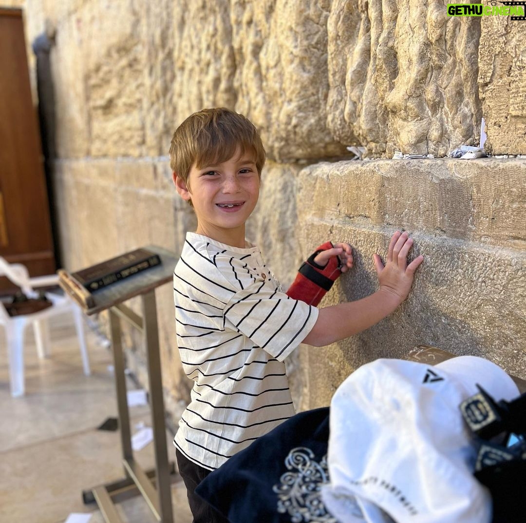 Ivanka Trump Instagram - Sunrise prayers at the Western Wall 🇮🇱♥️ The Kotel