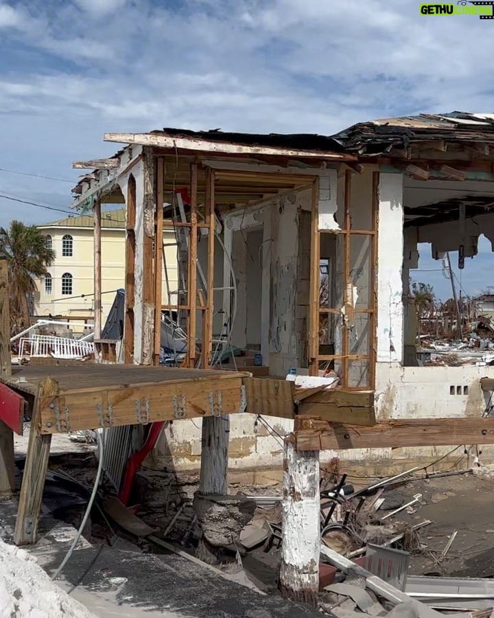 Ivanka Trump Instagram - Devastating to see the heartbreaking destruction Hurricane Ian left behind. 💔 Homes, businesses, and the lives of so many families were completely uprooted.  So grateful to have joined CityServe, Mercy Chefs, and local churches in Fort Myers and Naples to assist with their disaster relief efforts. We delivered emergency food, water, and supplies to families and first responders.  In the face of unimaginable desolation, it was beautiful to see local communities and organizations come together during such a difficult time. Fort Myers, Florida