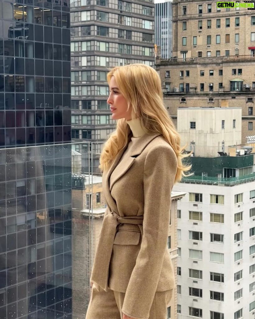 Ivanka Trump Instagram - In a New York minute 🗽
