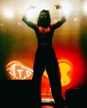 JID Instagram - We still in the beginning of this tour but already this feels like something magical.. I wonder What city will be the most lit.. #luvis4evertour 
@bxlyfe 📸