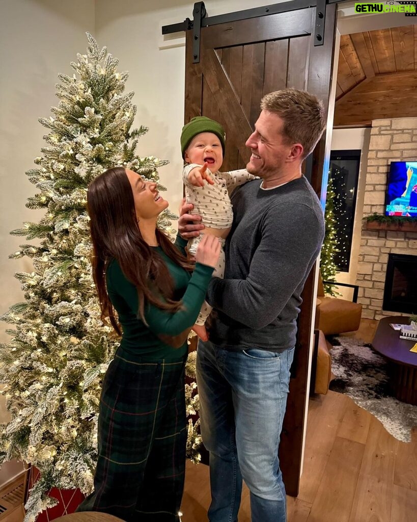 J.J. Watt Instagram - Merry Christmas from our family to yours! Hope you all had a very happy holiday surrounded by loved ones! 🎄