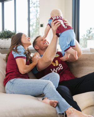 J.J. Watt Instagram - Good Morning Burnley!

Tonight it begins. See you on The Turf.

Up The Clarets!!!