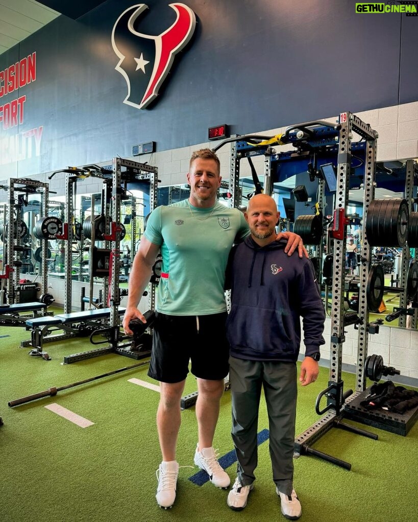 J.J. Watt Instagram - Thanks to Mike for letting me use his weightroom, Cal, DeMeco, Nick, everyone for allowing me to use the facilities all week. Just like old times. 🤘🏼 #HTown
