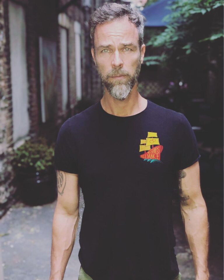 JR Bourne Instagram - I’m pledging to help end fandom bullying with @ShipsAlliance, and you can join me. They are spreading love and positivity, and with these shirts, raising money for @theofficialstompoutbullying to help fight cyber-bullying. Get yours now at @shopstands! Love ya @sachinsahel