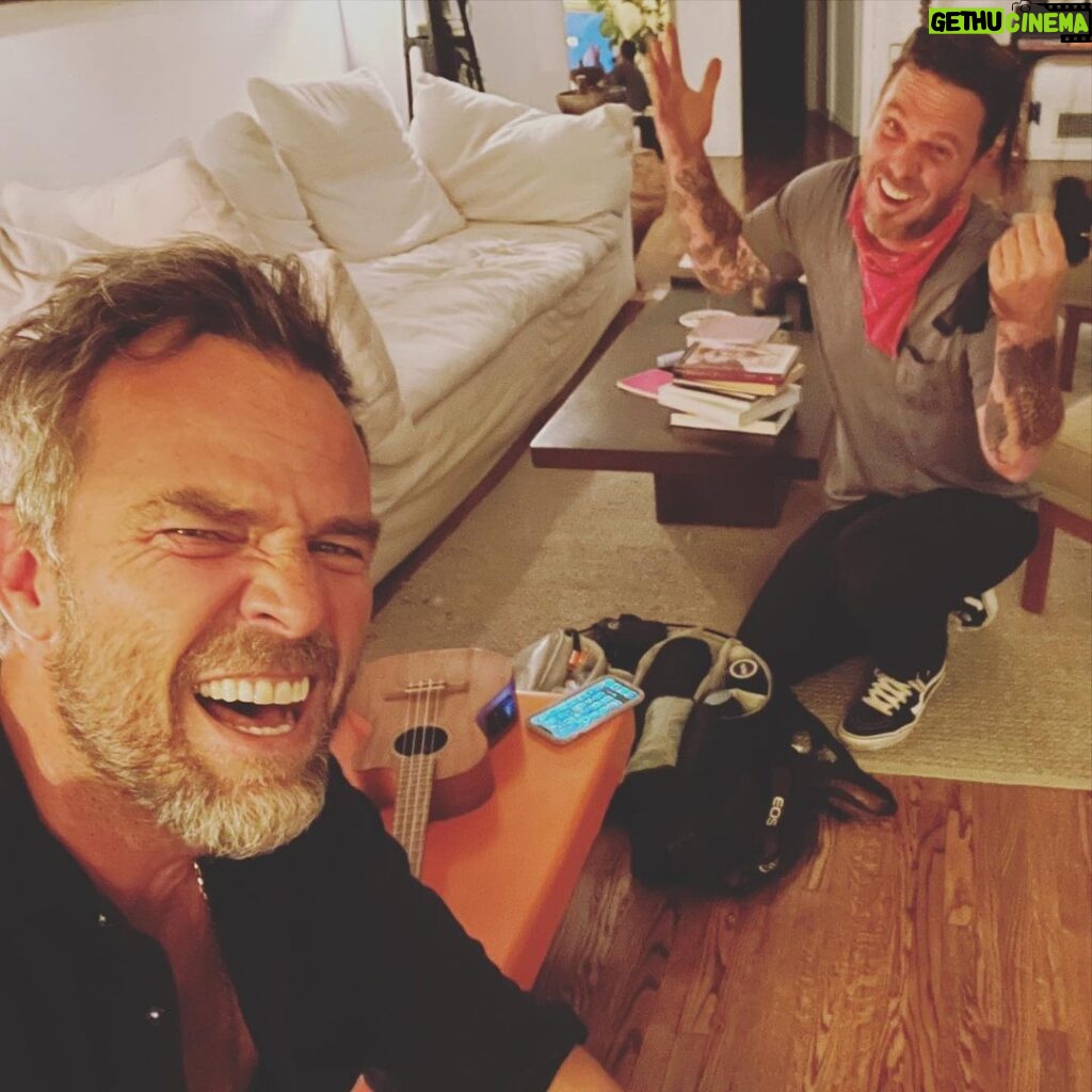JR Bourne Instagram - Fuuuuuuuuuuuuuuuuuuc we forgot to take the start of the day pic of Day 2!! @travis_shinn