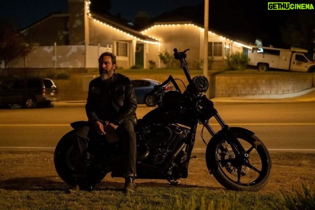 JR Bourne Instagram - Watch @michaelirby give a stellar performance in every episode of #mayans season 3 on #fxonhulu You won’t regret it!! Repost from @mayansfx • The throne can be a lonely place. Watch every episode of #MayansFX on #FXonHulu.
