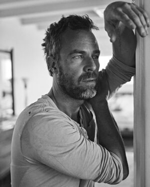 JR Bourne Instagram - How long I gotta hold this up for?

📷 @briankaminski