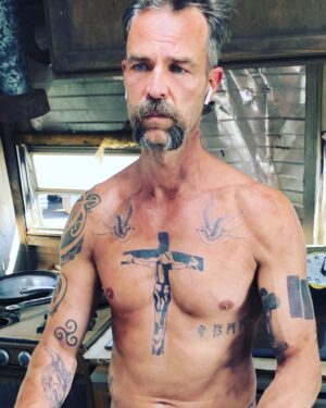 JR Bourne Instagram - Inner thoughts with Isaac:
“I gotta remember to binge watch my guy @spensergranese and gal @thevanessagiselle in Mayans Season 3 on Hulu tonight”

#HULU
#mayansmc 
#mayansfx
All episodes streaming now on #fxonhulu