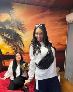JWoww Instagram - @deenanicole was ready to throw the 🦆 phone at me 😂😂😂💀
