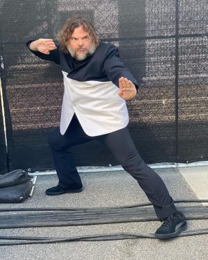 Jack Black Instagram - Skadoooooshed all over the MTV Movie & TV awards!! What a great night
Suit design by @daynapinkthings