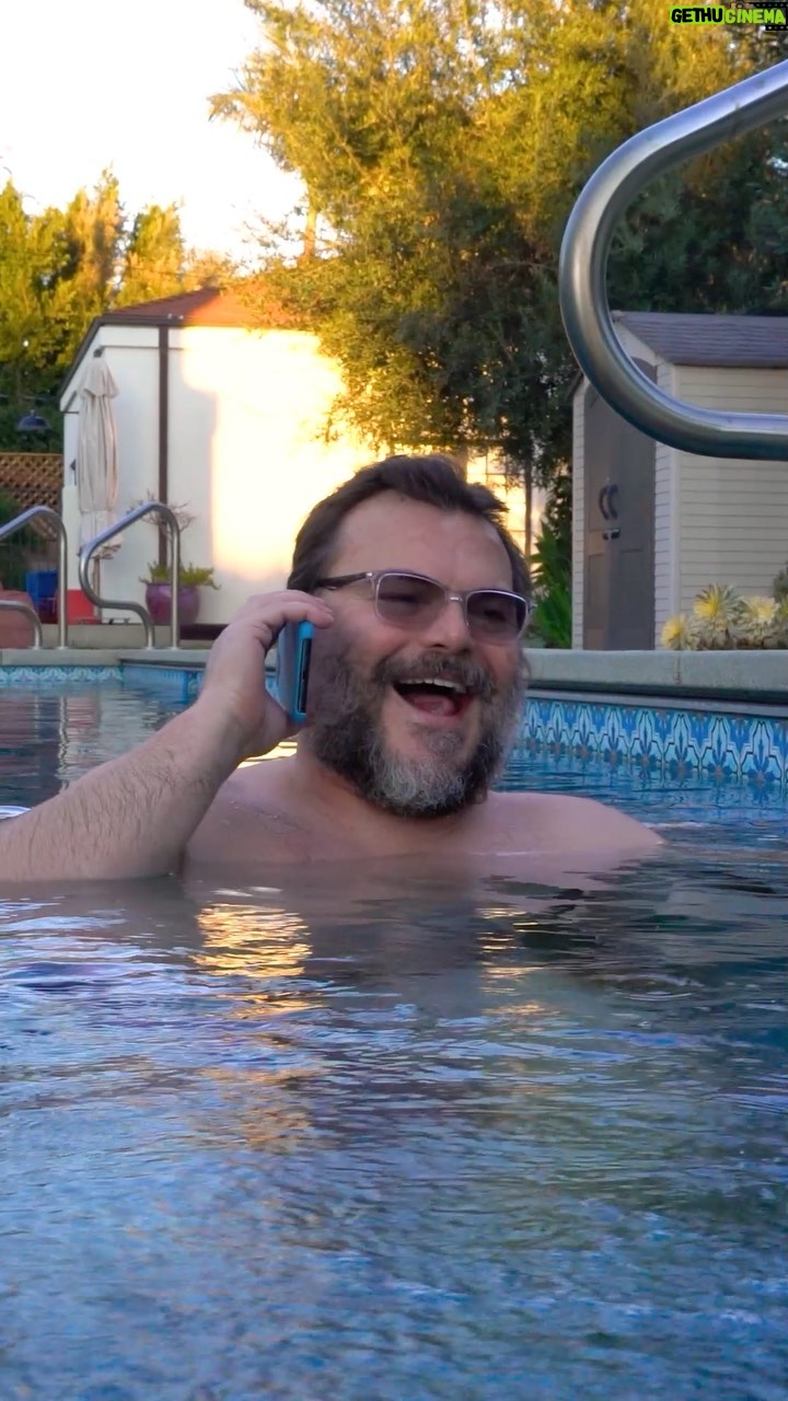 Jack Black - 380.9K Likes - 📹 @taylorstephens
