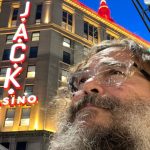 Jack Black Instagram - Best tour ever 🔥😎 great seeing all the fans!!! @tenaciousd EARTH