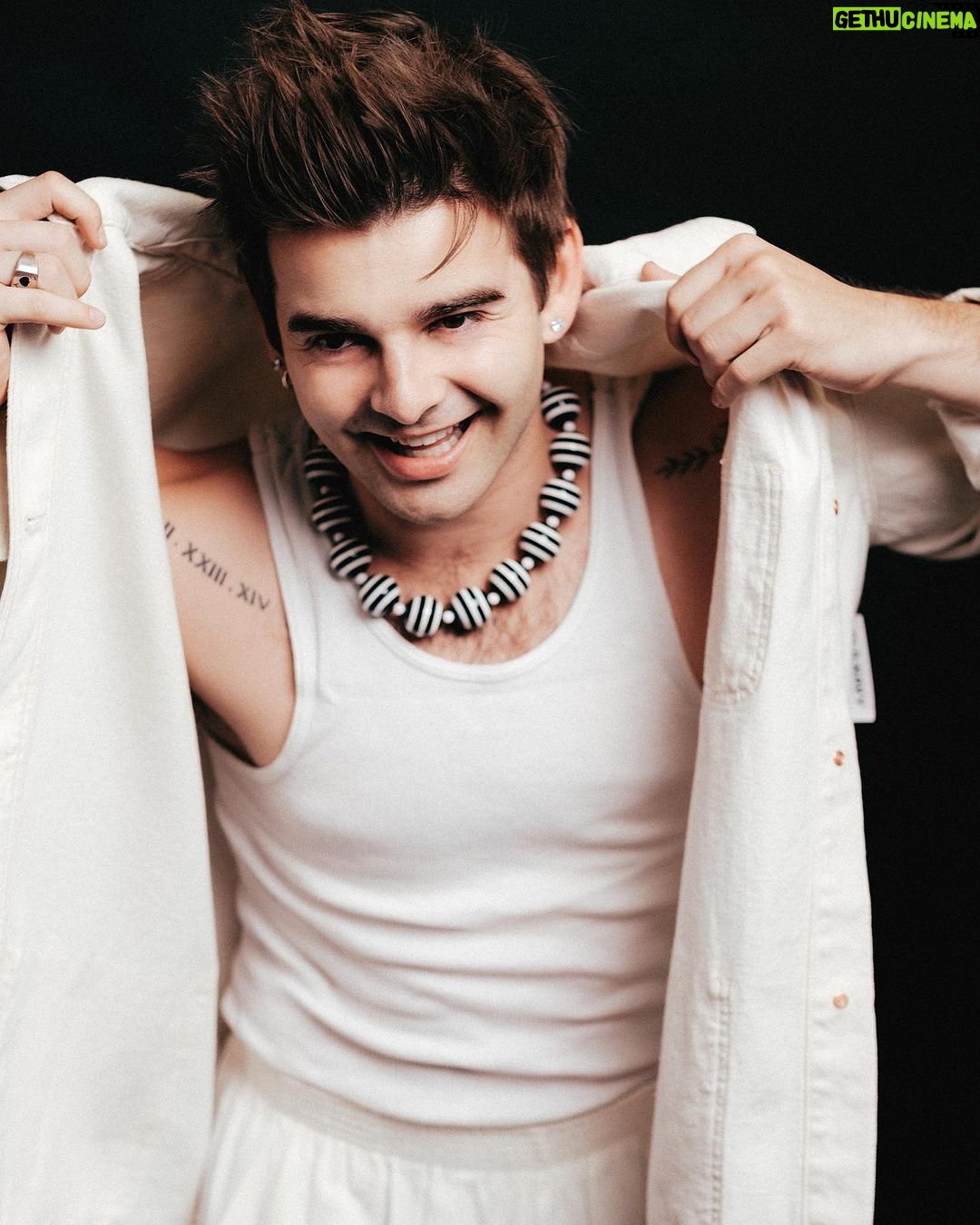 Jack Griffo Instagram - Life is full of love and life is full of terror. It is the unknown that excites me. And the infinite possibility of “what if”. You have to believe in magic. You have to believe in the value of not gettting your way, too. If you’re not finding that value, you’re not looking hard enough. And if you’re not failing, you’re not trying hard enough. So don’t hold back a single thing, life’s too short! If you do, you’ll never get the chance to dance with the desires of your heart. And if you don’t try you’ll never know.