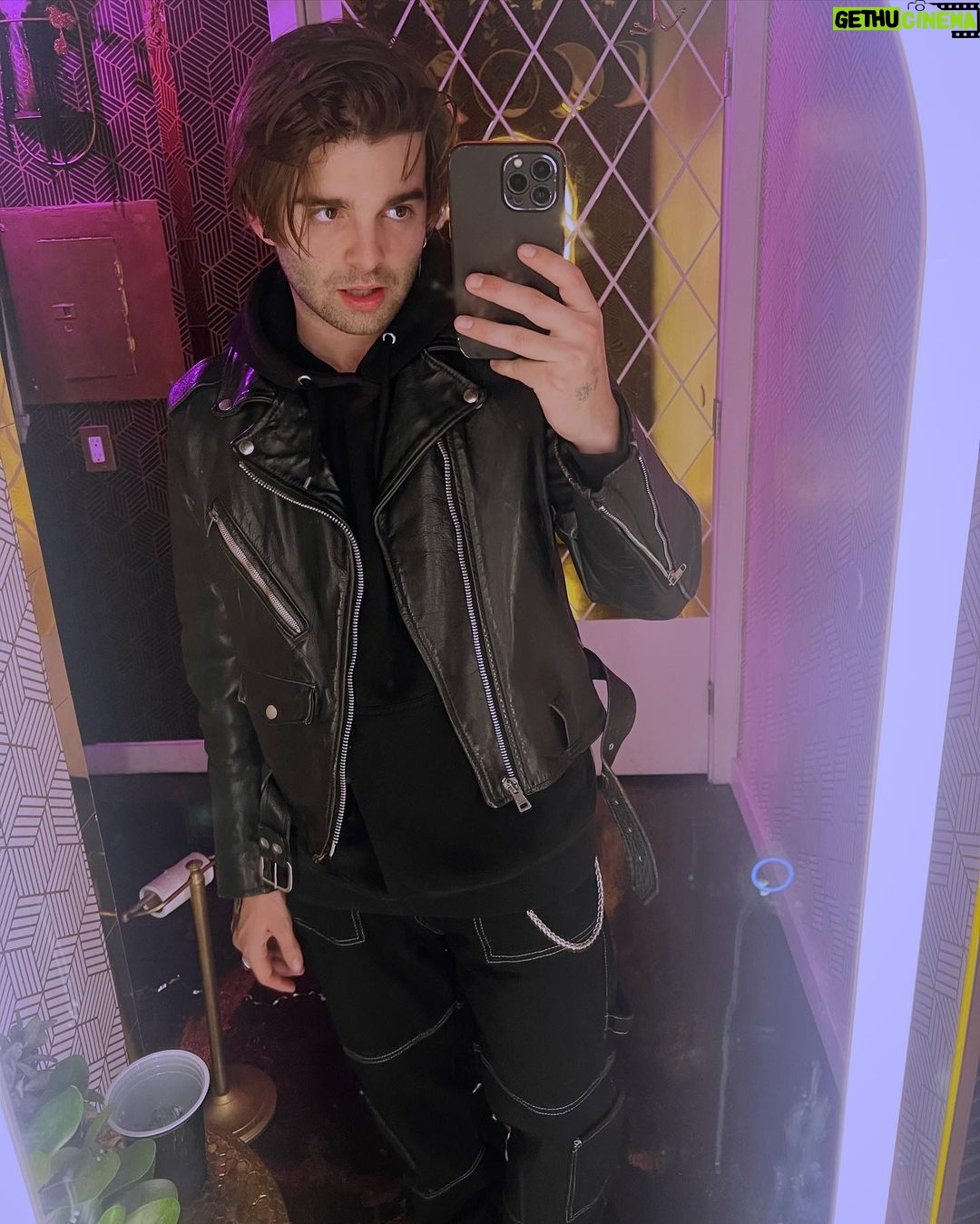 Jack Griffo Instagram - NEW SONG OUT FRIDAY HERE ARE SOME PICTURES π«Άπ»π§‘ππΌπ§ Los Angeles, California