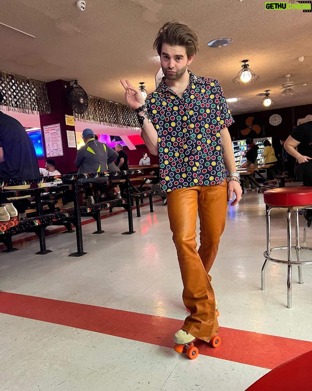 Jack Griffo Instagram - Sk8er boy but make it disco 🕺🏼