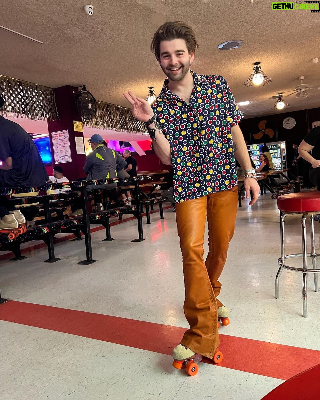 Jack Griffo Instagram - Sk8er boy but make it disco 🕺🏼